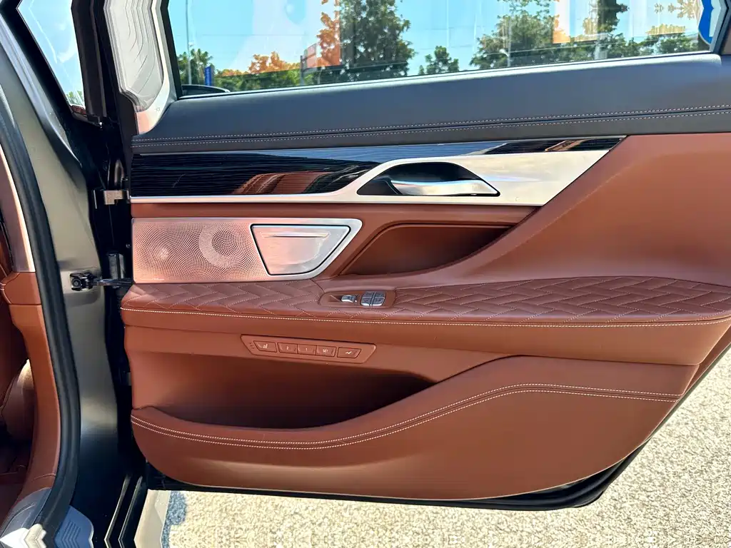 BMW 7 Series 2020 — фото 10