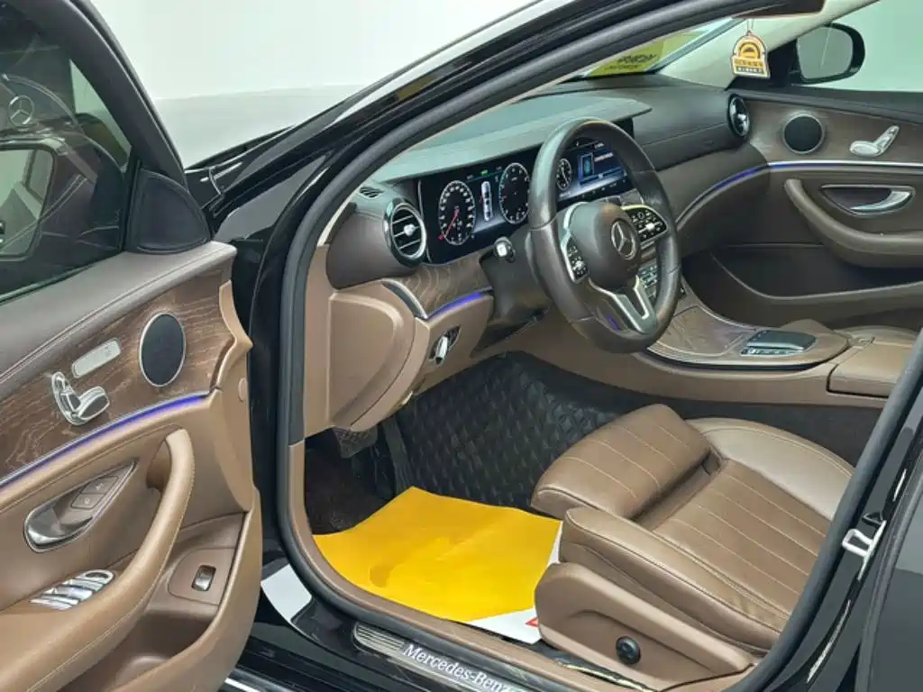 Mercedes-Benz E-Class 2019 — фото 10