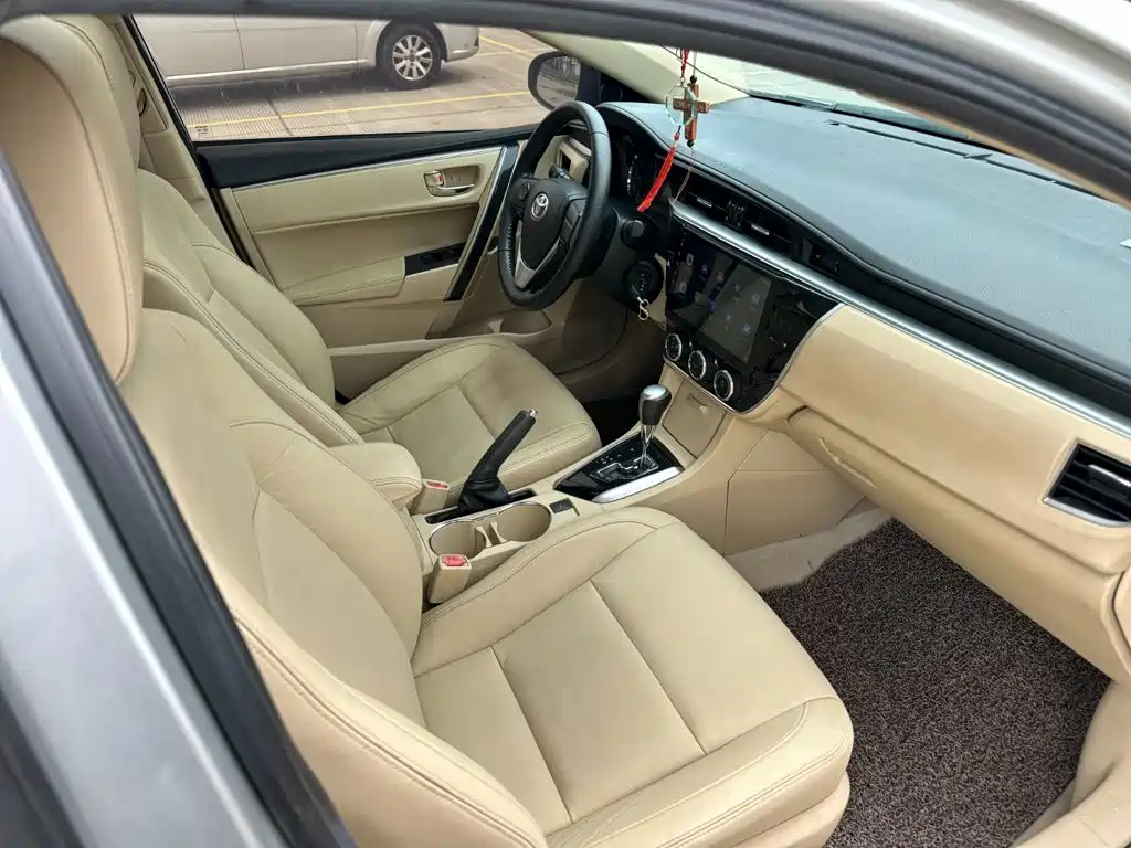 Toyota Corolla 2015 — фото 13