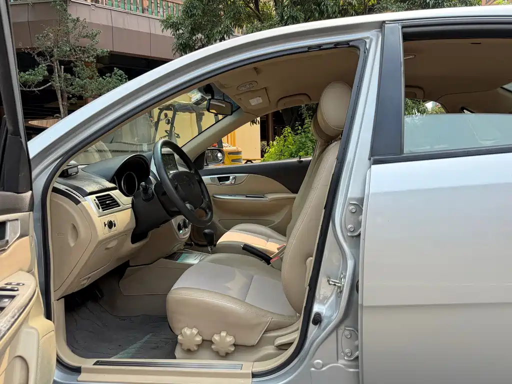 Buick Excelle 2012