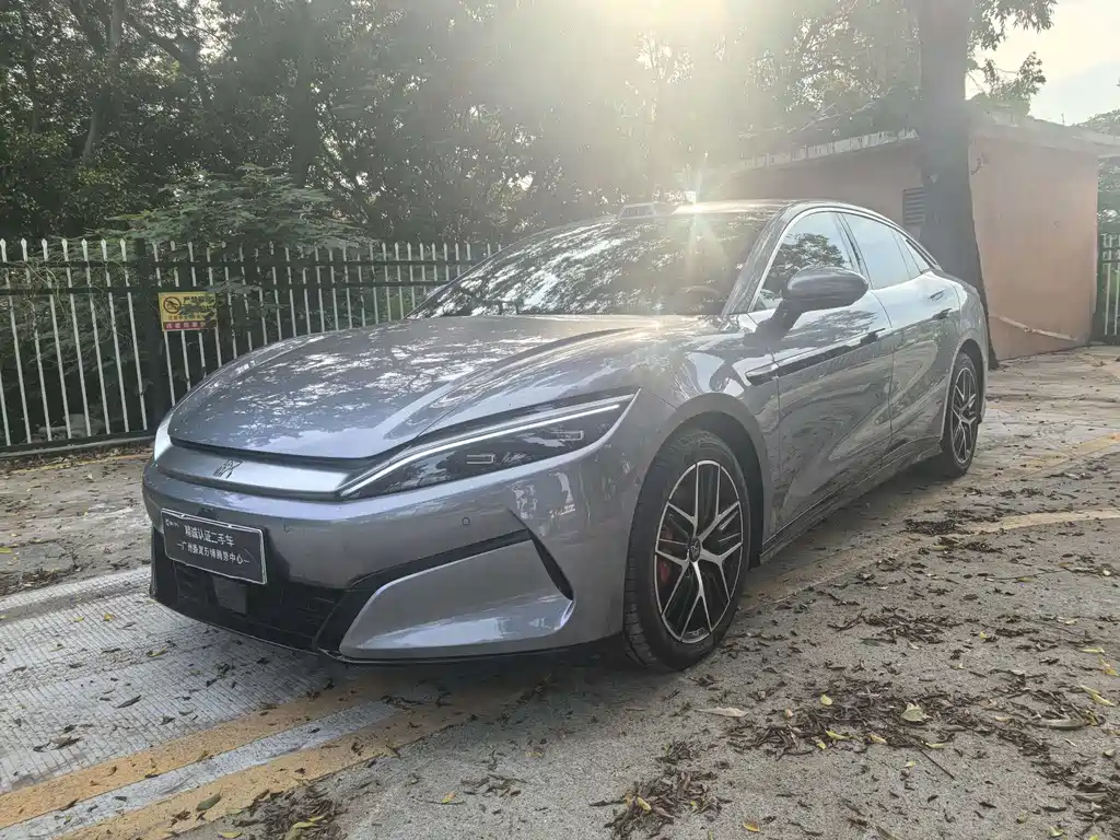 BYD Han L 2025
