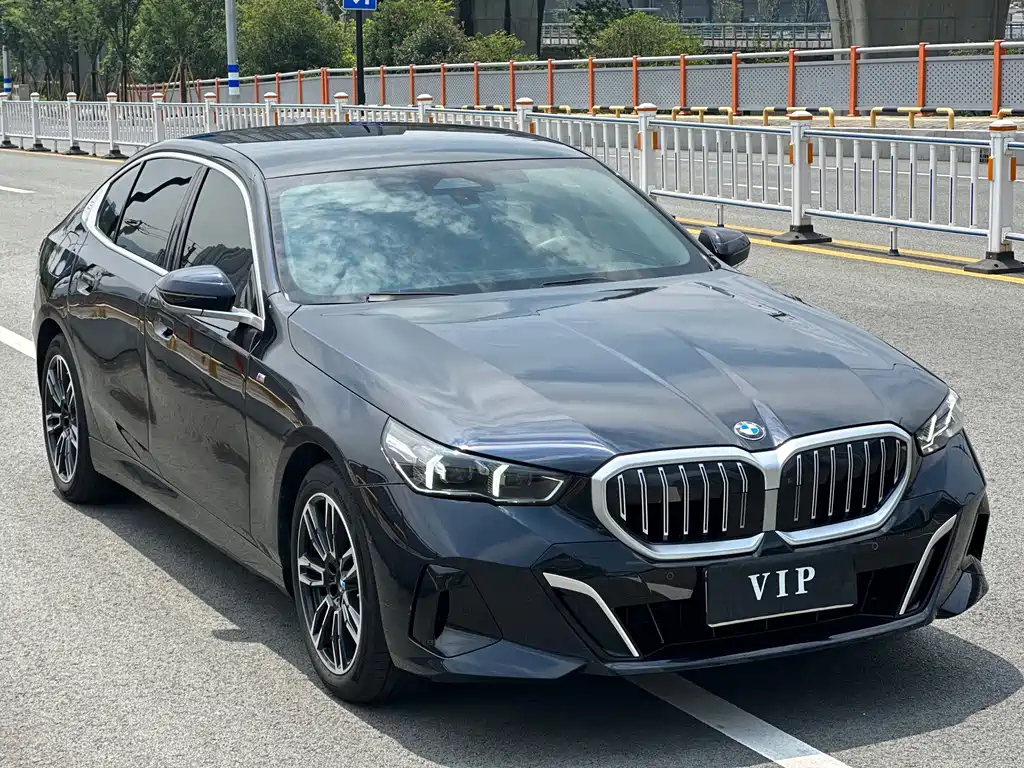 BMW 5 Series 2025