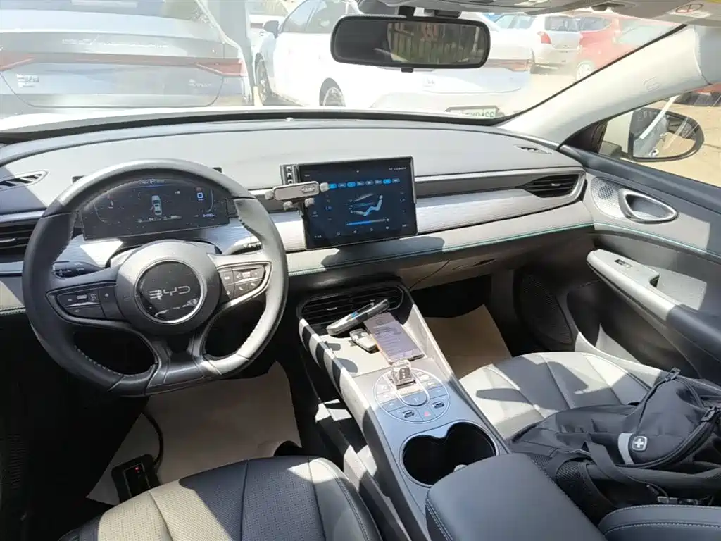 BYD Seal 05 DM-i 2025 — фото 13