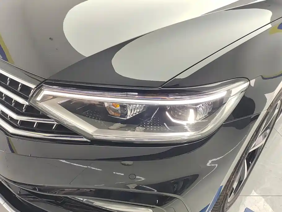 Volkswagen Magotan 2025