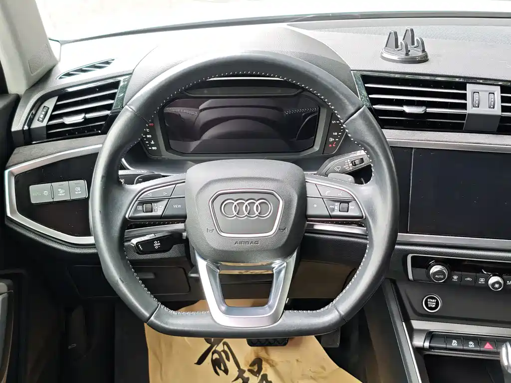 Audi Q3 2021 — фото 14