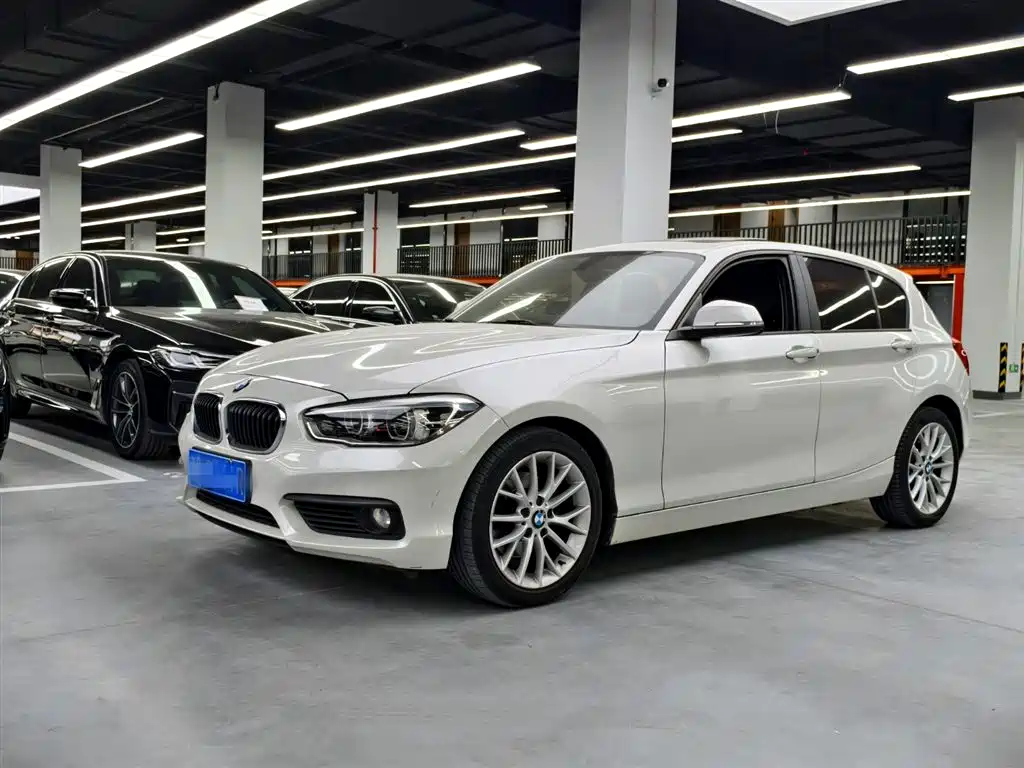 BMW 1 Series 2015 — фото 1
