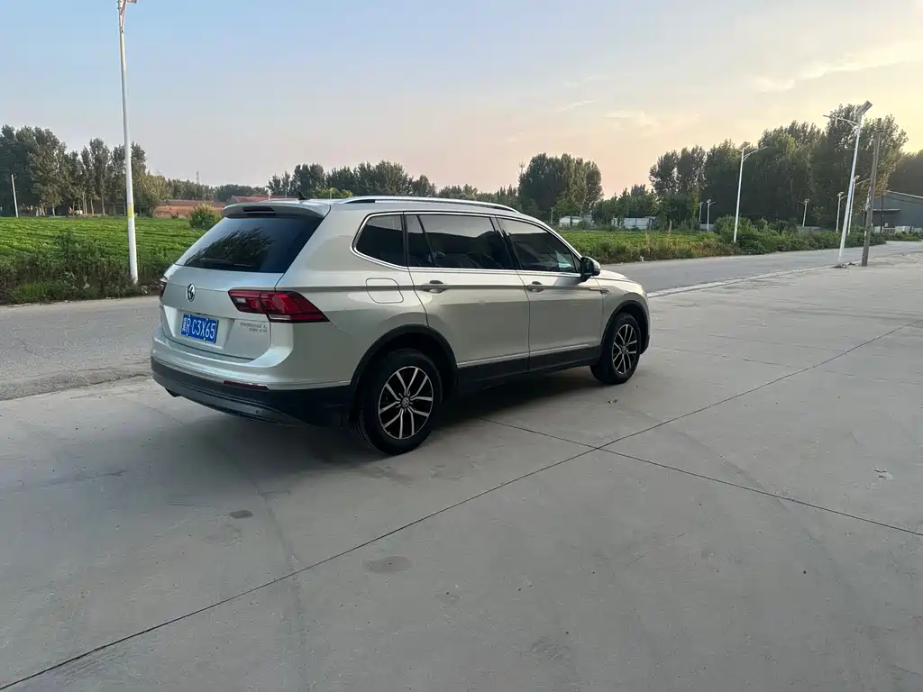 Volkswagen Tiguan L 2019 — фото 8