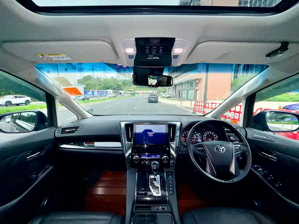 Toyota Vellfire 2019 — фото 8
