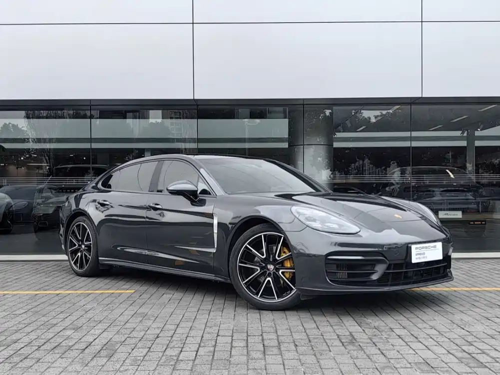Porsche Panamera 2022