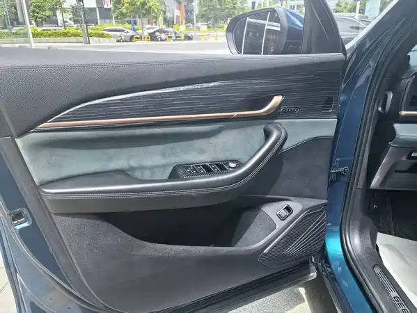 Geely Xingyue L 2022