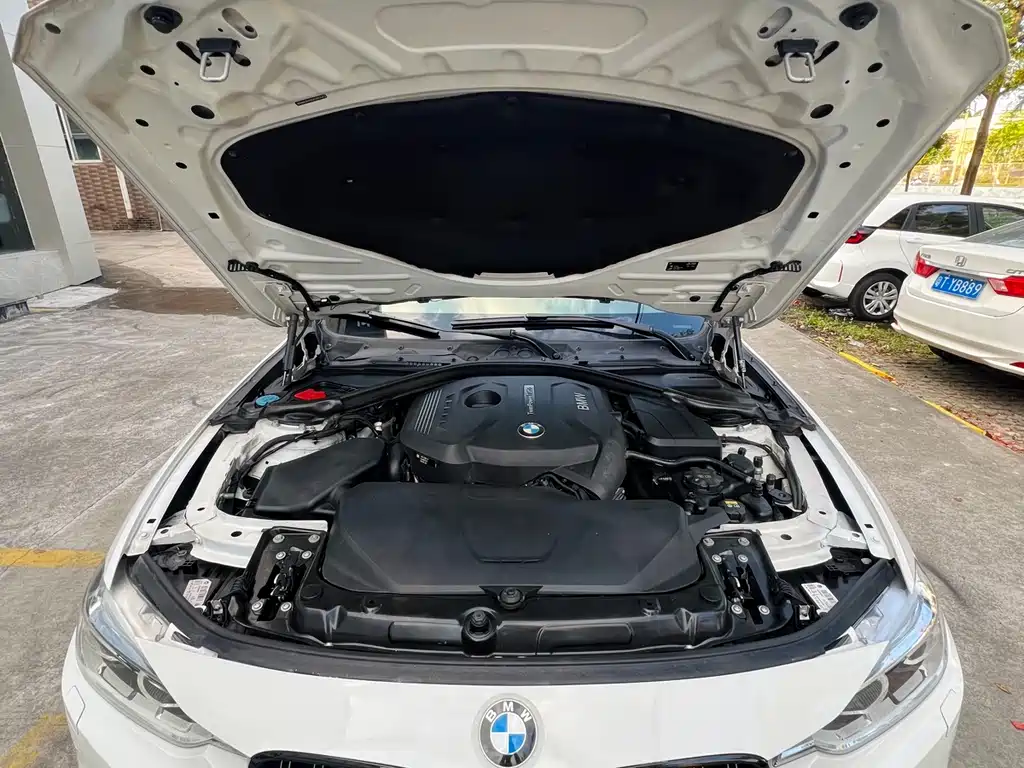 BMW 3 Series 2017 — фото 11