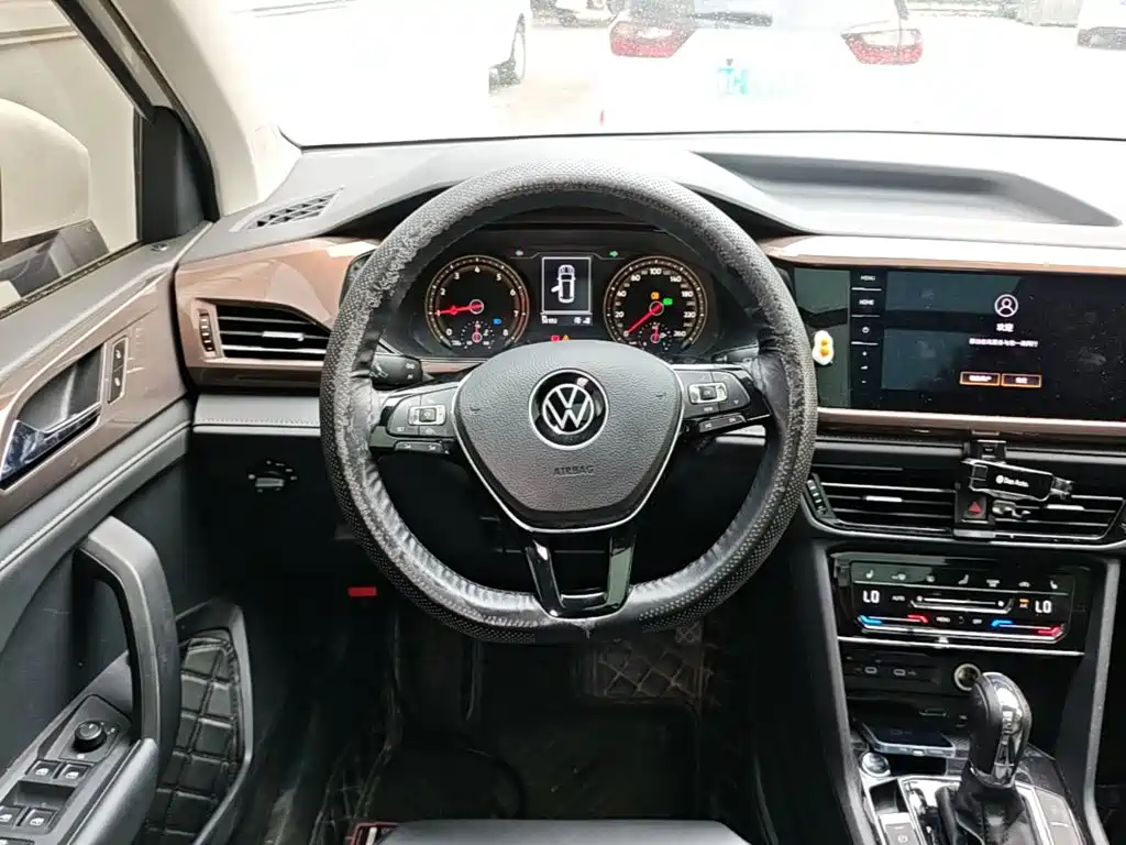 Volkswagen Tharu 2021