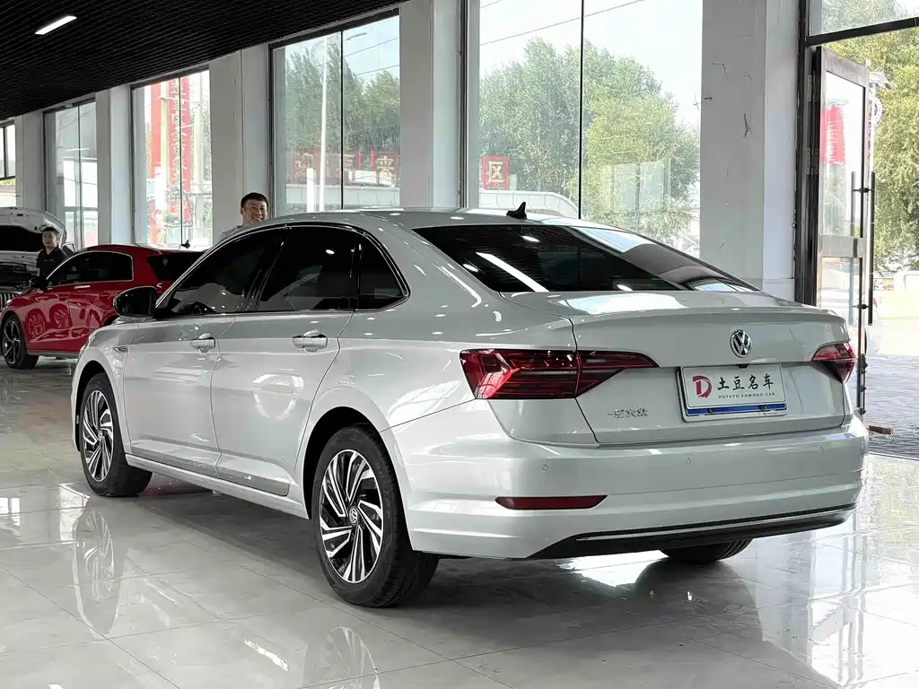 Volkswagen Sagitar 2022
