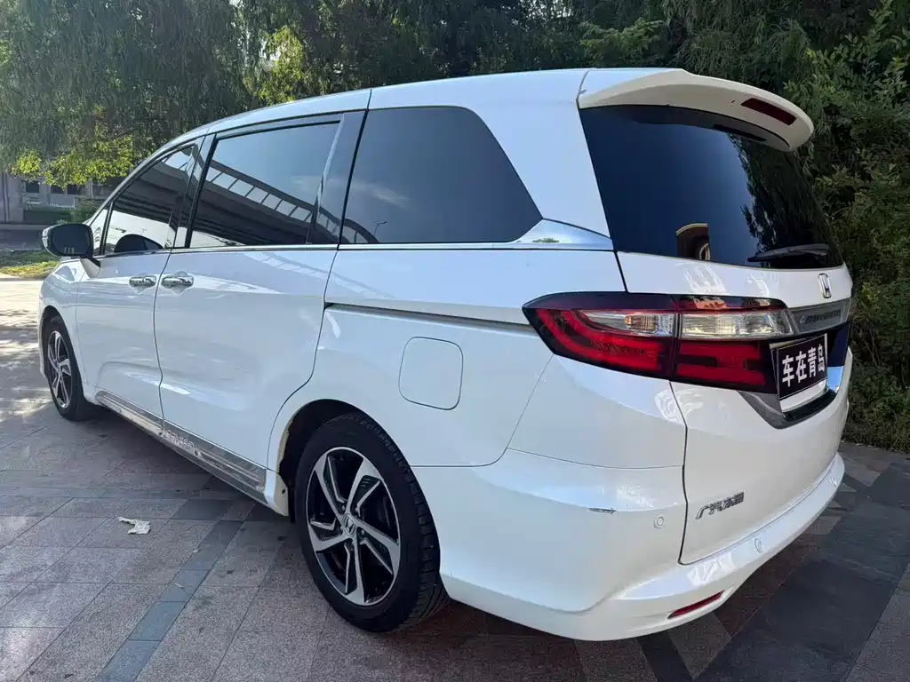 Honda Odyssey 2015 — фото 14