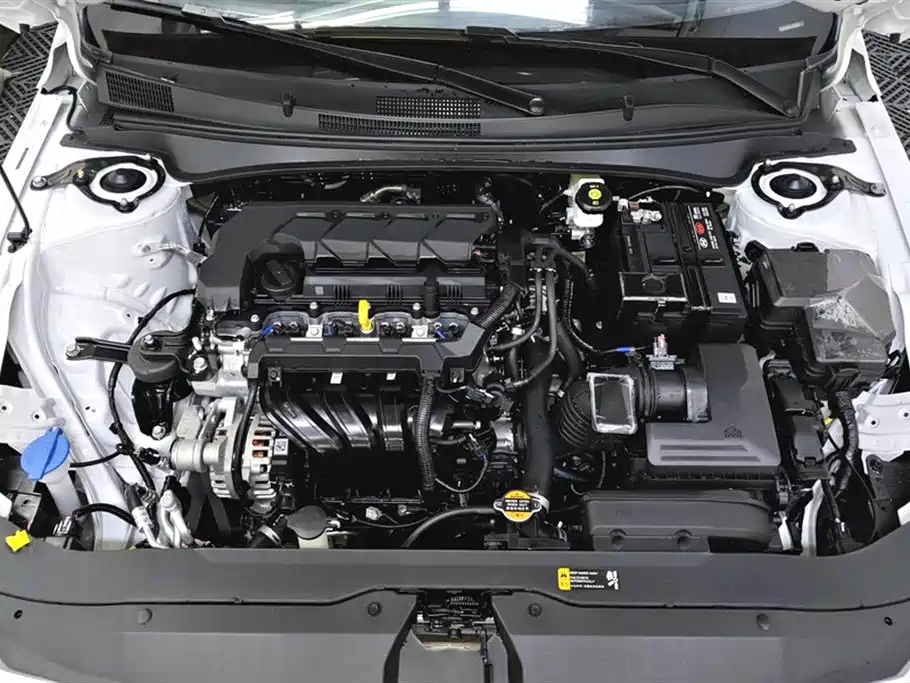 Hyundai Elantra 2025 — фото 10