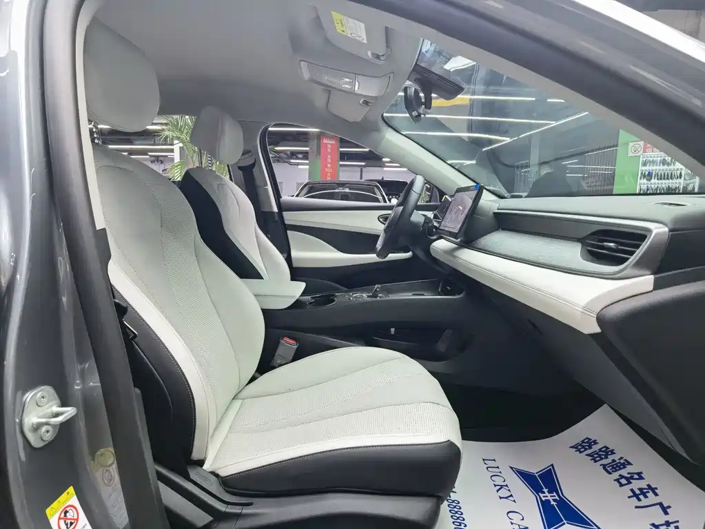 BYD Seal 05 DM-i 2025 — фото 8