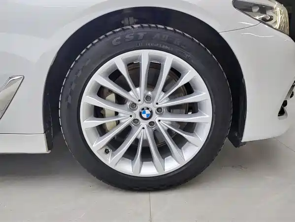 BMW 5 Series 2019