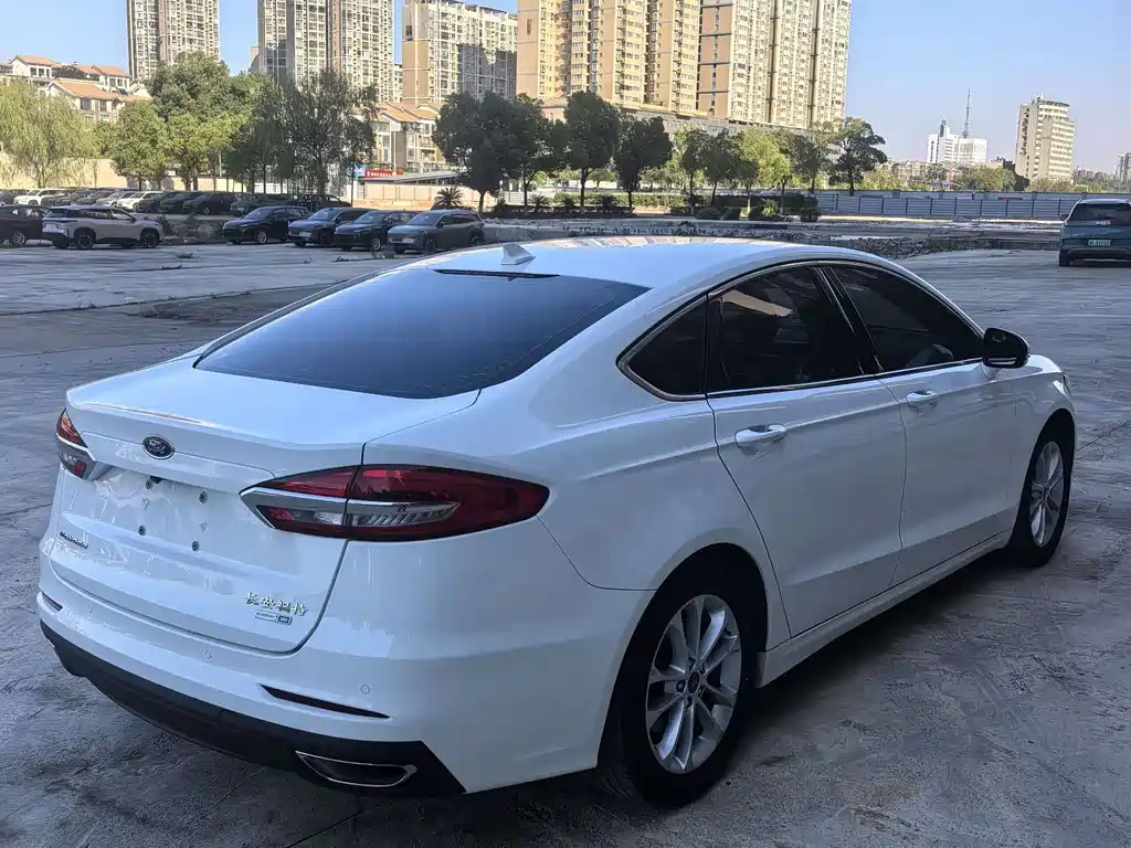 Ford Mondeo 2020 — фото 9