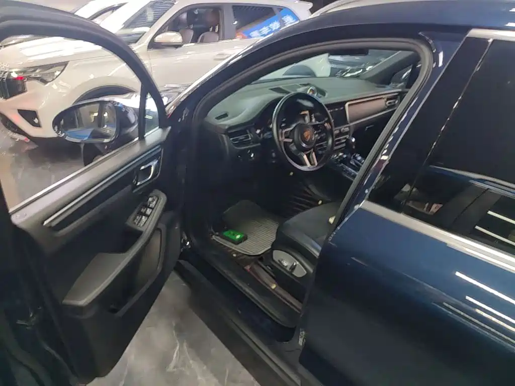 Porsche Macan 2019 — фото 16