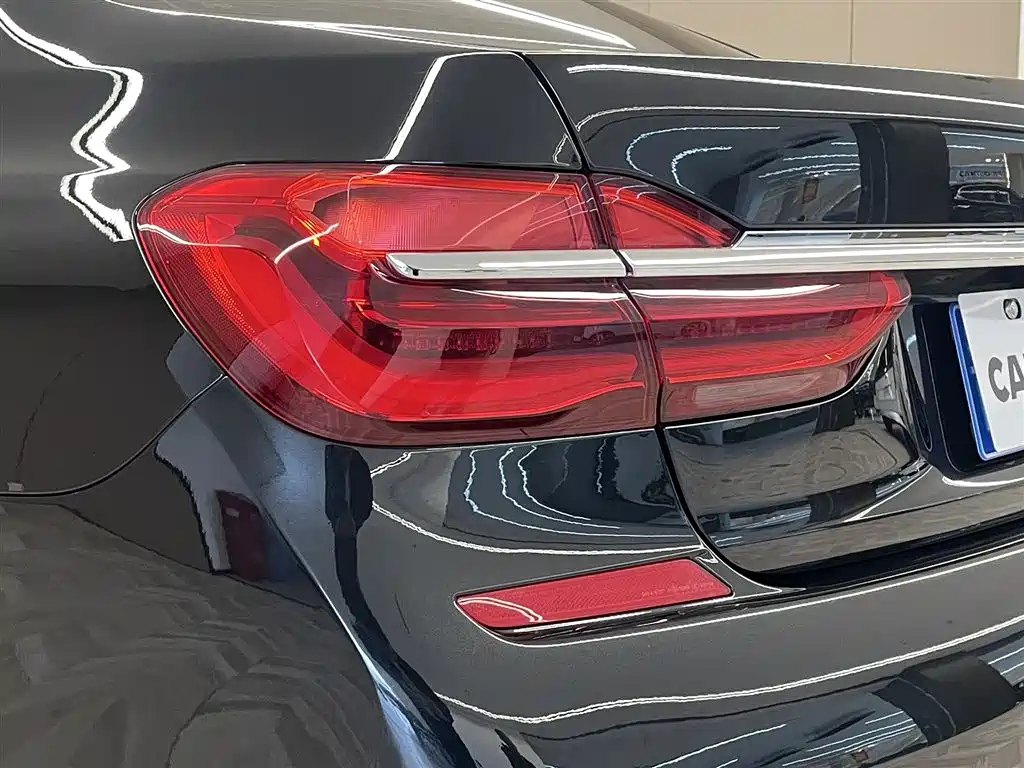 BMW 7 Series 2019 — фото 10