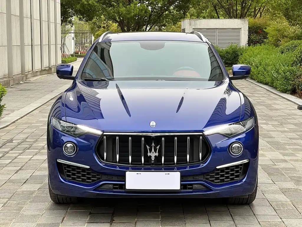Maserati Levante 2023 — фото 2