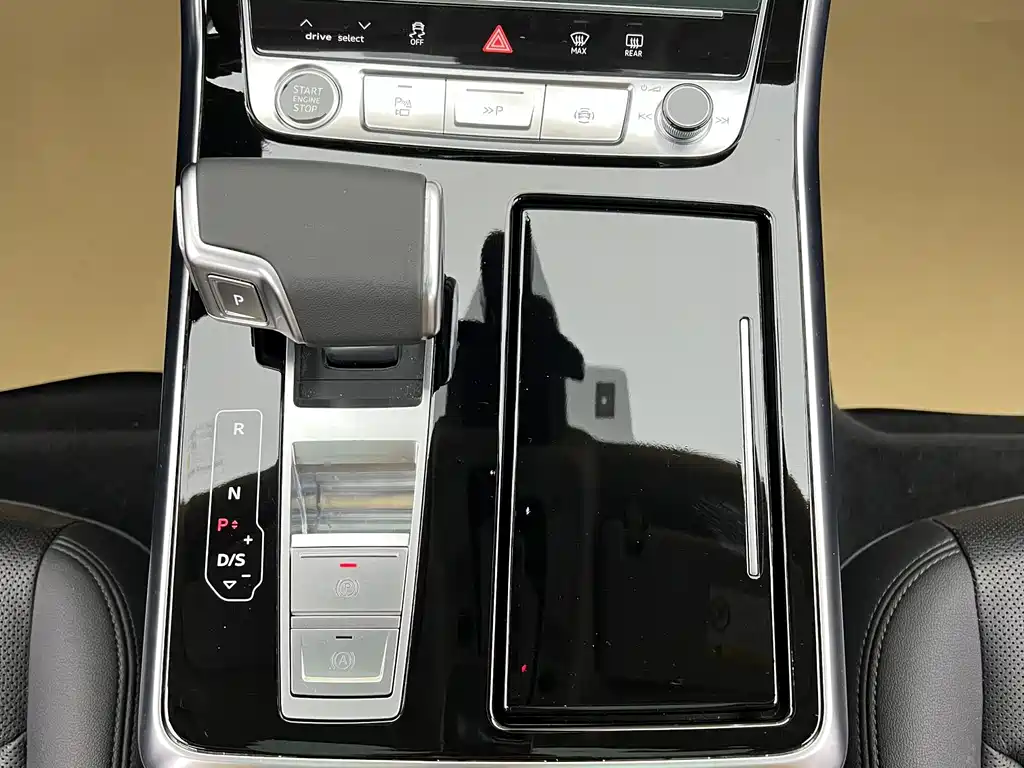 Audi Q7 2023 — фото 23
