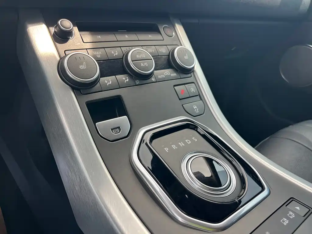 Land Rover Evoque 2017 — фото 11