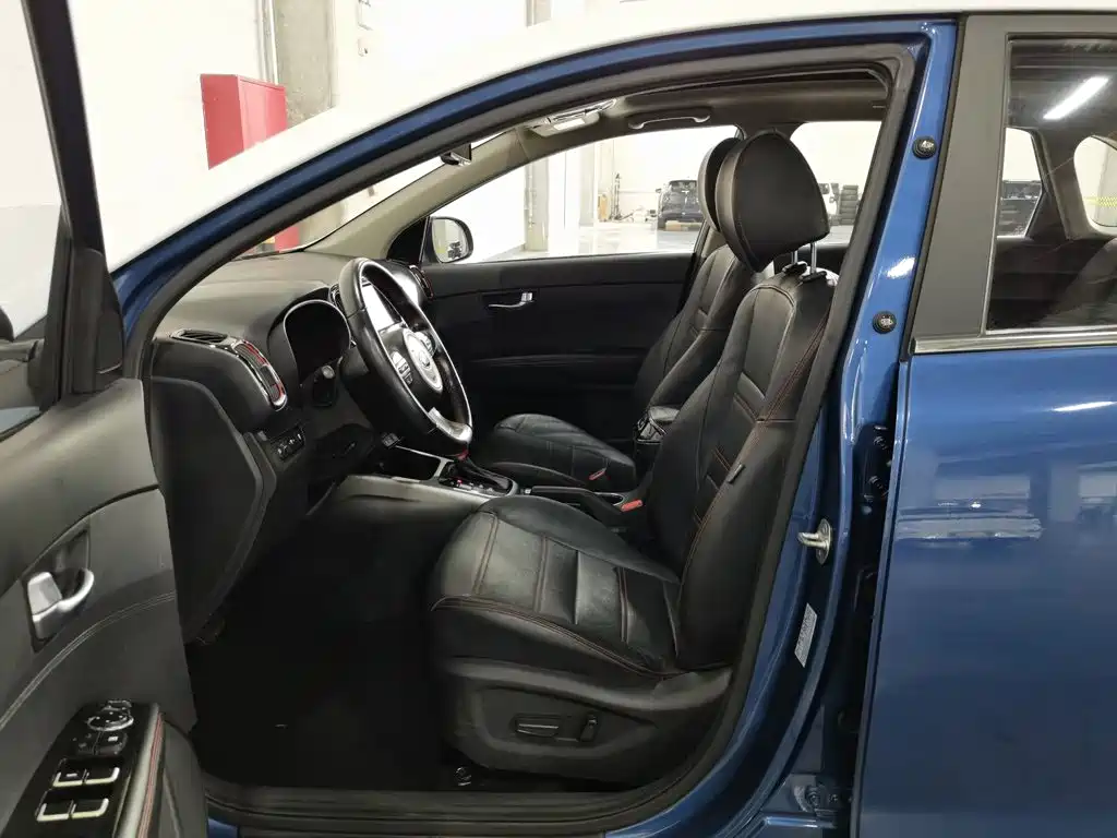 Kia KX3 2018 — фото 10