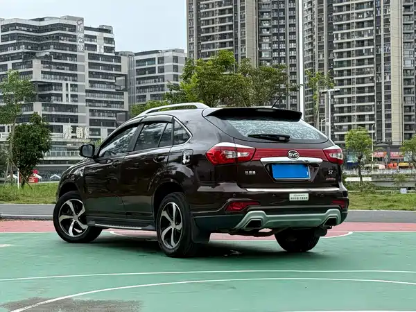 BYD S7 2015