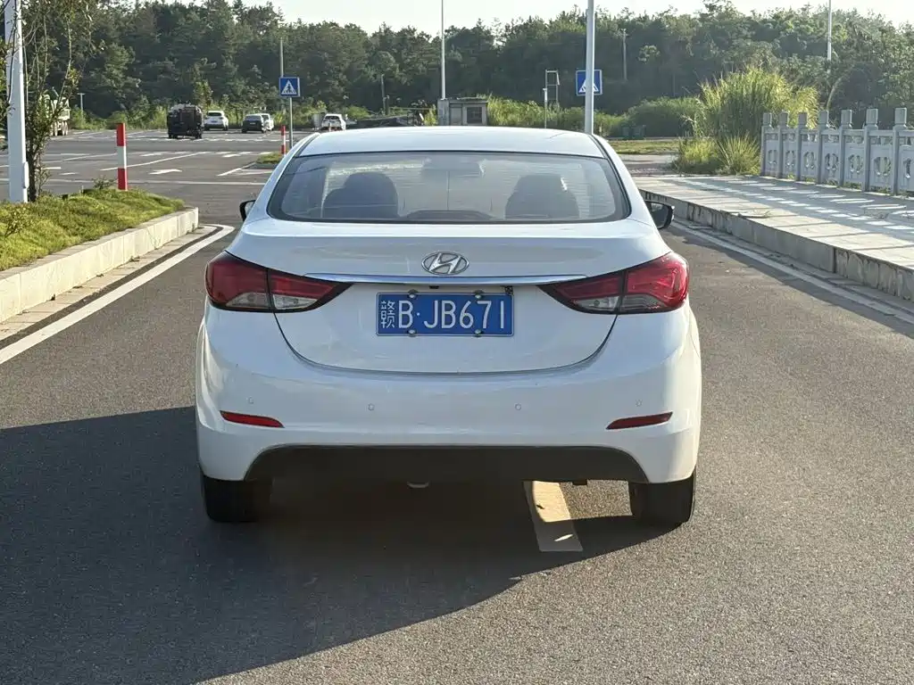 Hyundai Elantra Langdong 2017 — фото 8