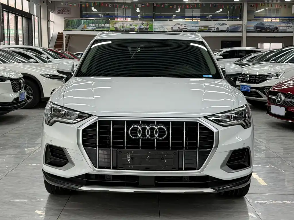 Audi Q3 2022 — фото 2
