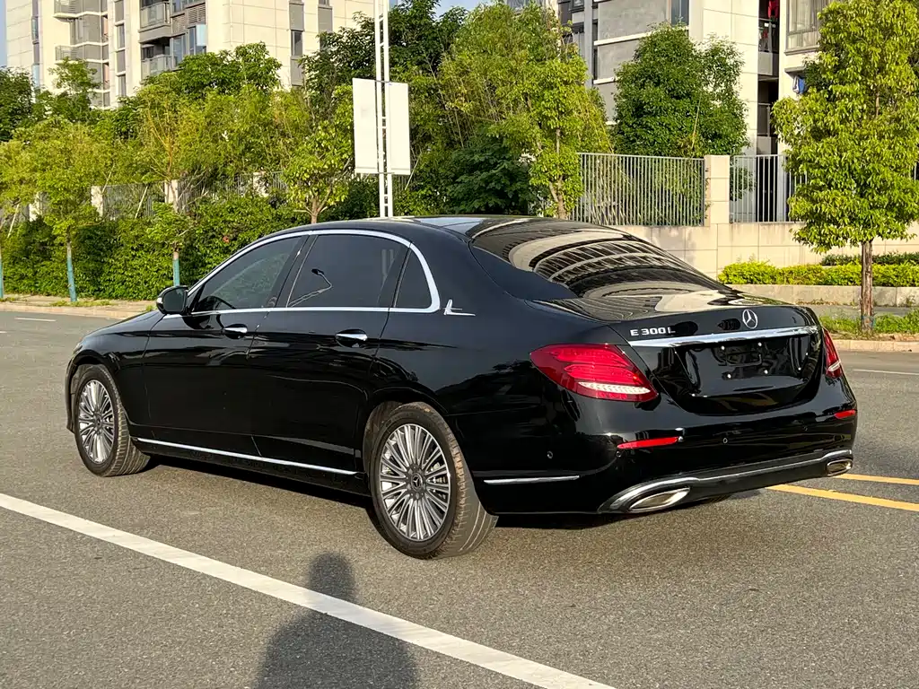 Mercedes-Benz E-Class 2020 — фото 9