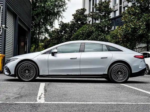 Mercedes-Benz EQS 2024