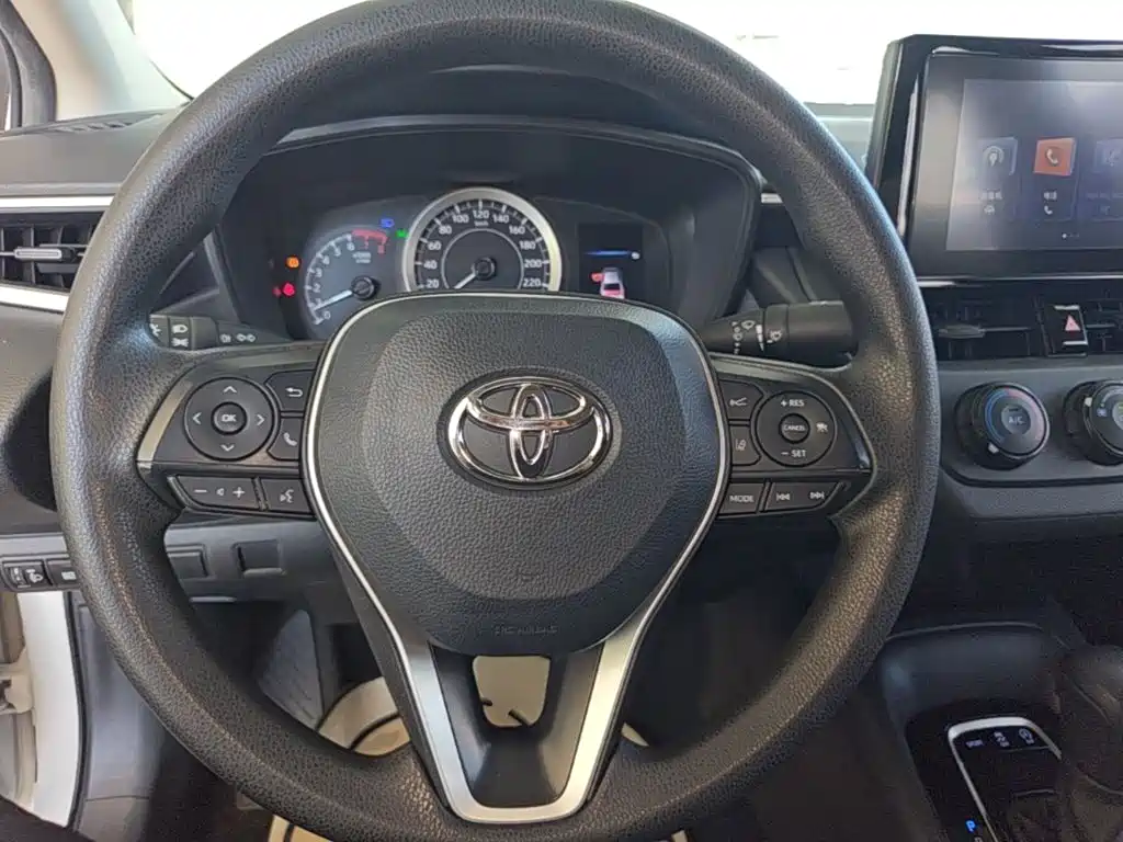 Toyota Corolla 2023 — фото 11