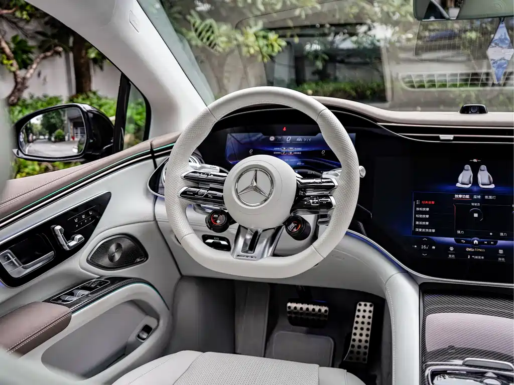 Mercedes-Benz EQS AMG 2023 — фото 15
