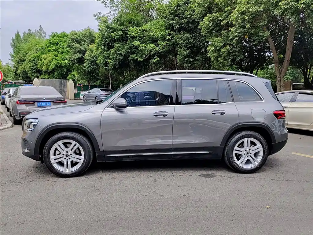 Mercedes-Benz GLB 2021