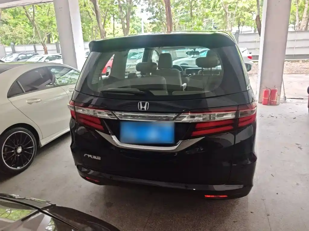 Honda Odyssey 2015 — фото 4