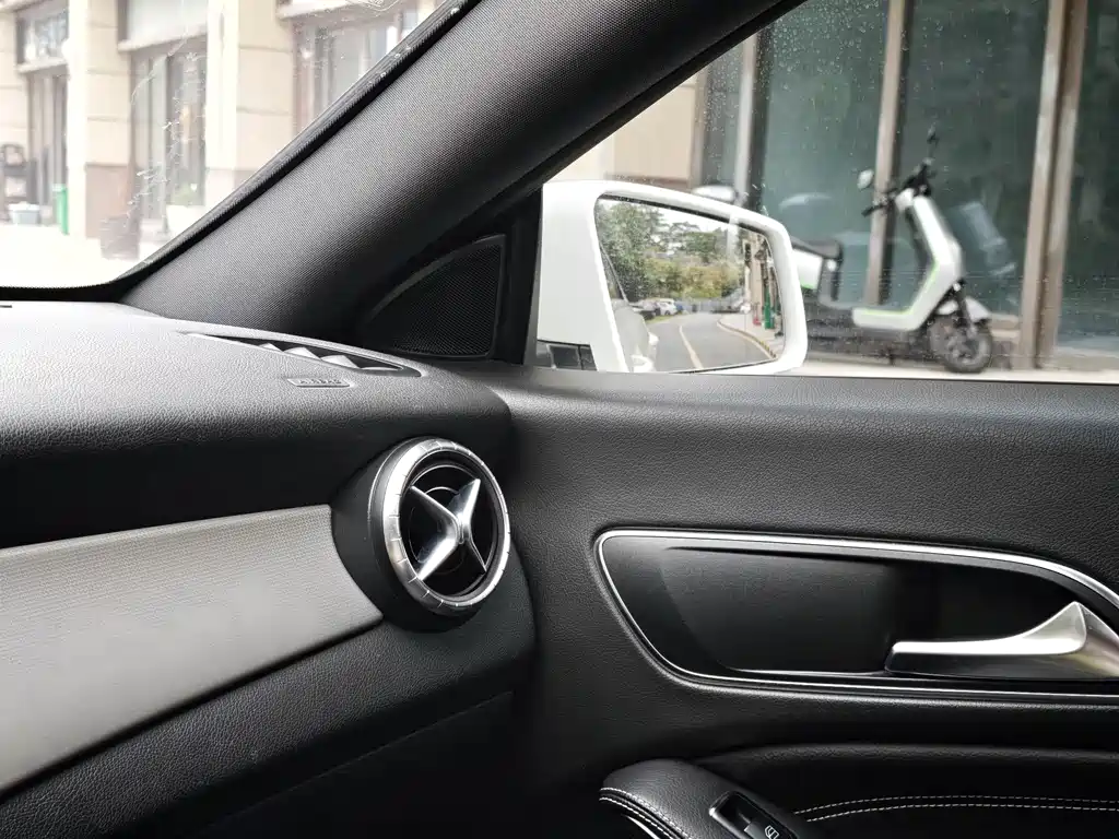 Mercedes-Benz CLA 2018 — фото 26