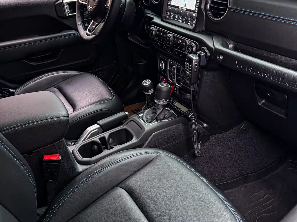 Jeep Wrangler New Energy 2021 — фото 17