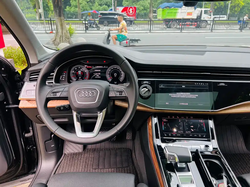 Audi Q7 2023 — фото 14