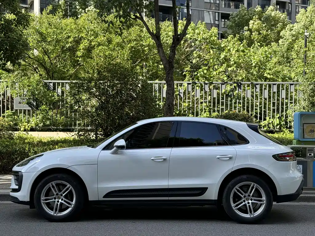 Porsche Macan 2023 — фото 4