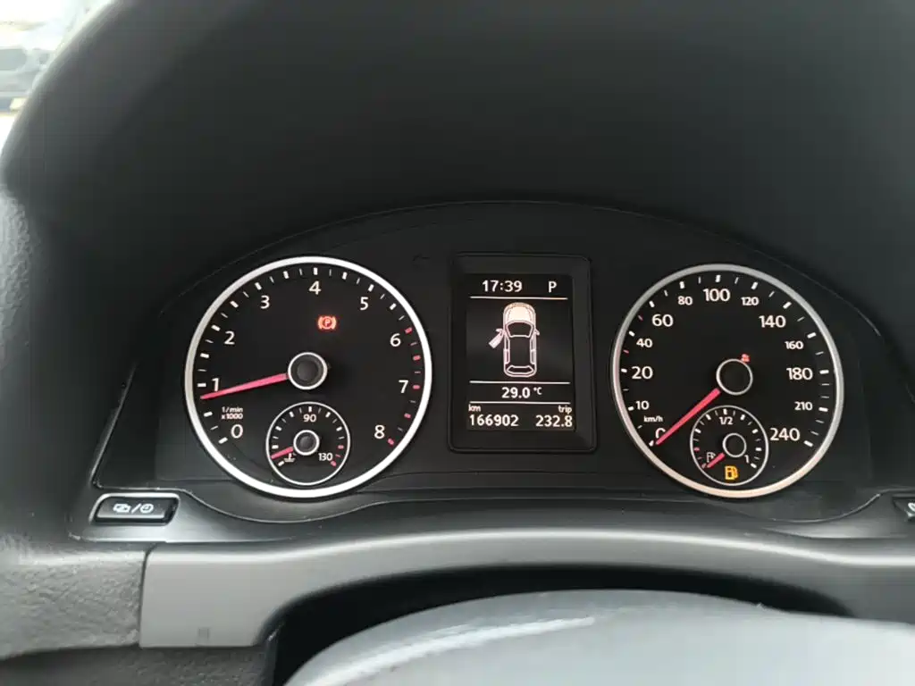 Volkswagen Tiguan 2018 — фото 12