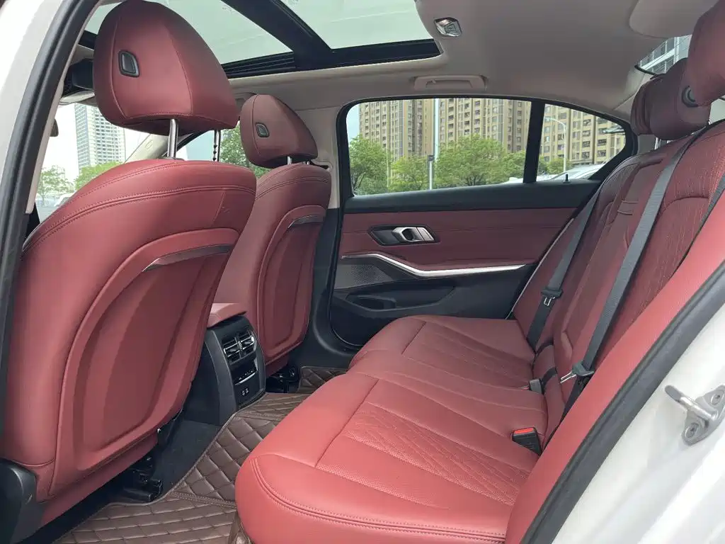 BMW 3 Series 2023 — фото 15