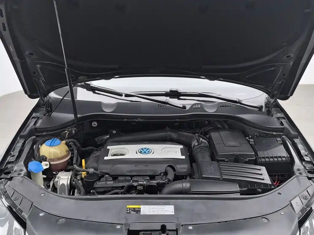 Volkswagen Magotan 2016