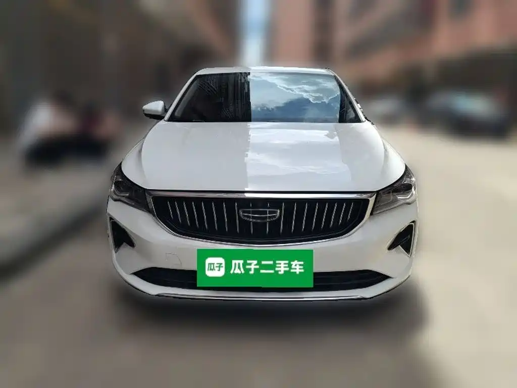 Geely Emgrand 2022