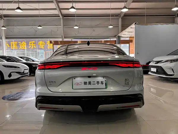 BYD Han L 2025