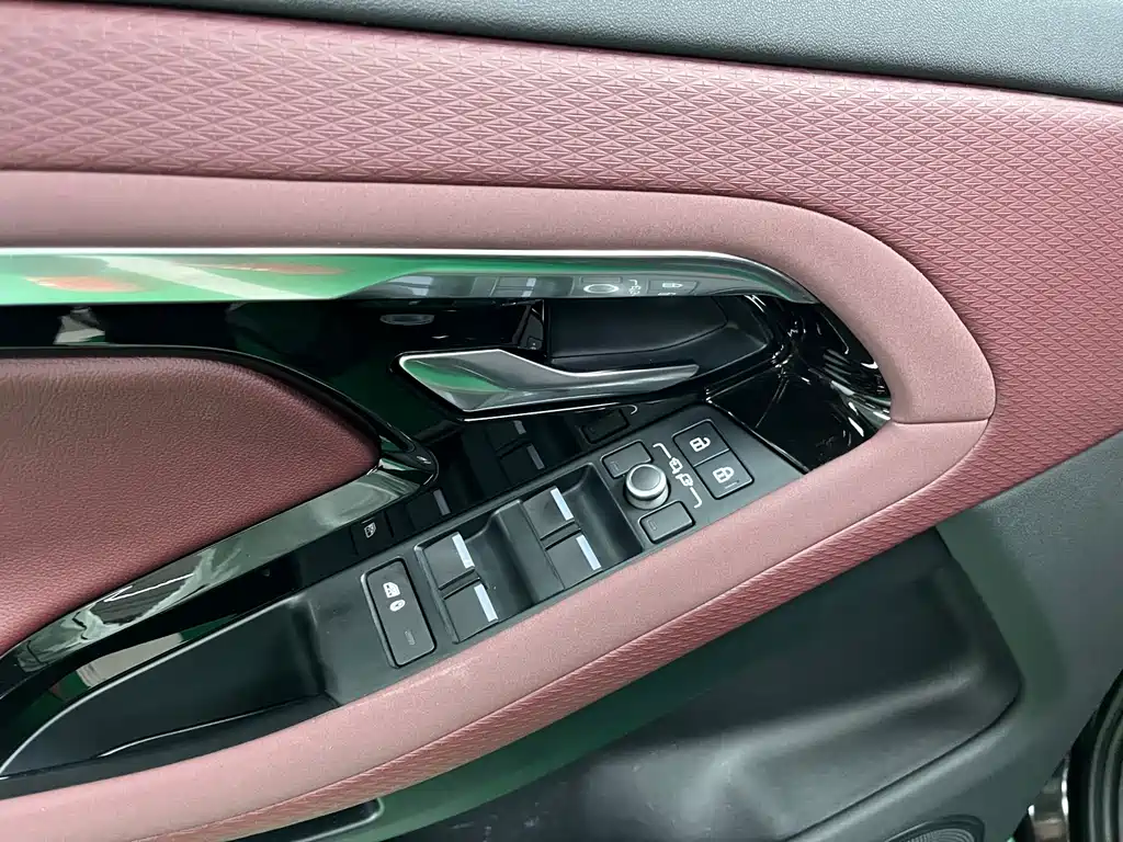 Land Rover Evoque 2022 — фото 8