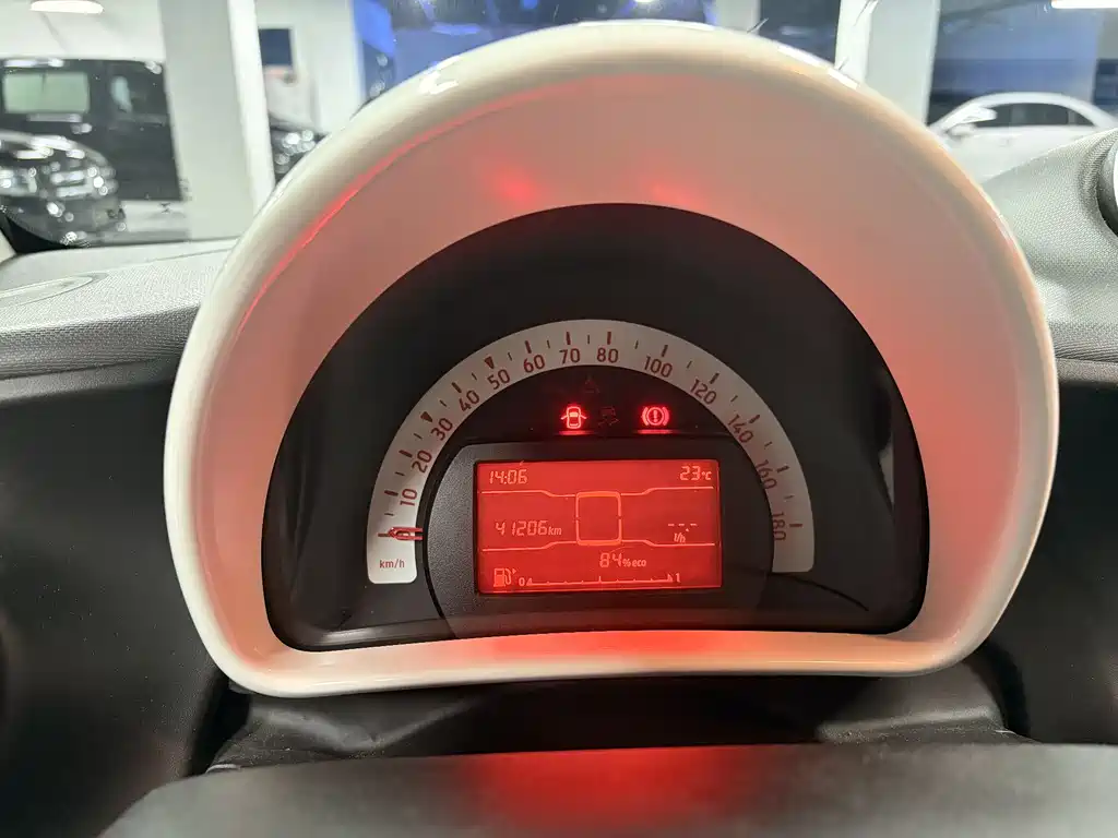 smart Fortwo 2016 — фото 14