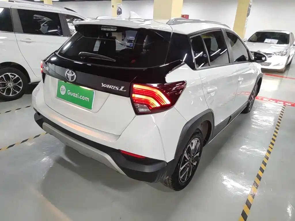 Toyota Yaris L 2023