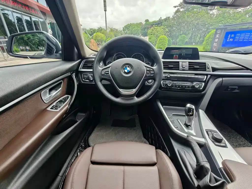 BMW 3 Series 2017 — фото 8